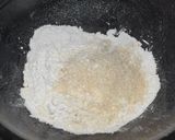 Foto langkah ke 2 dari resep Bikang Mawar Tepung Terigu.