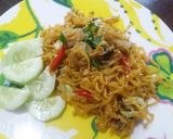 Foto langkah ke 5 dari resep Mie goreng jawa.
