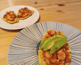 Foto del paso 5 de la receta: Patacones en Airfryer con gambas y aguacate