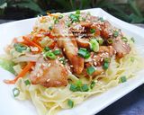 รูปขั้นตอนการทำที่ 4 ของ บะหมี่ไก่ผัดซอสจีน