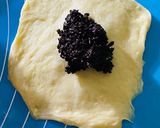 Foto langkah ke 5 dari resep 320. Roti Kasur Isi Selai Coklat (Tanpa Mixer).