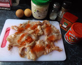 Foto del paso 1 de la receta: Pollo relleno con salchichas y empanado especial