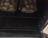 Foto del paso 3 de la receta: Bolitas de frijol con queso mozzarella al horno