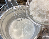 Foto del paso 5 de la receta: Galletitas blandas de coco y pepitas de chocolate