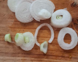 Foto del paso 2 de la receta: Ensalada de tomate y cebolla