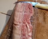 Foto del paso 1 de la receta: Pan con chicharrón de cerdo y salsa criolla
