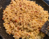Foto del paso 4 de la receta: Arroz frito con puerro y bacon, con kimchi y plátano