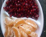 A picture of step 1 of Orange pomegranate juice.