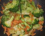 Foto del paso 4 de la receta: Tallarines chinos con tofu y brócoli