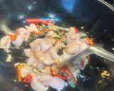 รูปขั้นตอนการทำที่ 1 ของ อกไก่ผัดเต้าเจี้ยวใส่มะเขือโหระพา