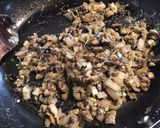 Une image de l'étape 8 de Champignons farcis anchois parmesan et câpres italiennes.