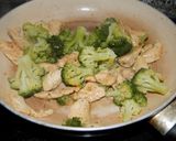 Foto del paso 3 de la receta Pasta con pollo y brécol