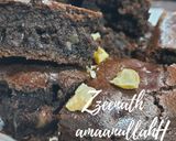 A picture of step 3 of Wheat Flour Dark Chocolate and Walnut Cake.