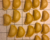 Foto langkah ke 4 dari resep Pastel Renyah ala Fatmah Bahalwan.