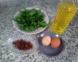 Foto del paso 1 de la receta: Tortilla de espinacas con pasas