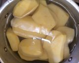 Foto del paso 2 de la receta: Prietas con papas cocidas y ensalada a la chilena