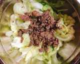 Hình bước làm 5 của món Salad xà lách trộn thịt bò