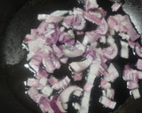 Foto del paso 2 de la receta: Tirabeques con gambas y ajos tiernos