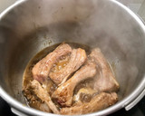 Foto del paso 2 de la receta: Taco de costillas con cebolla encurtida y mahonesa de chipotle