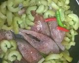 Hình bước làm 3 của món Cá Khế om dưa