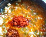 A picture of step 2 of Vegetable kottu Roti.