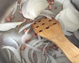 Foto del paso 2 de la receta: Caldo de hongos y mezcal