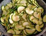 Foto del passaggio 4 della ricetta Baccalà in crosta saporita e purea di zucchine