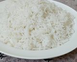 A picture of step 4 of Plain rice.