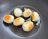 Foto langkah ke 1 dari resep Balado telur tahu pedas.