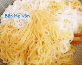 Hình bước làm 2 của món Hủ tiếu mì xương và thịt heo