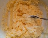 A picture of step 2 of Butter Cookies with Walnuts and Sesame.