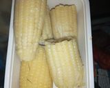 A picture of step 3 of Boiled coconut cream maize.