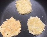 Foto del paso 1 de la receta: Queso 🧀 en galletas!! 1 solo ingrediente, 5 minutos! Es pec ta cu la res 😋😋apto Keto
