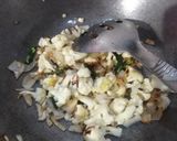 एग फ्राईड राईस (Egg fried rice recipe in marathi) रेसिपी स्टेप 4 फोटो 