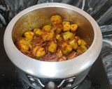 A picture of step 6 of Saunf wali masaledar turai.