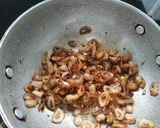 உள்ளி தீயல் (Ulli theeyal recipe in tamil) ரெசிபி ஸ்டேப் 7 புகைப்படம்