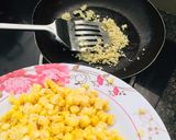 Hình bước làm 2 của món Ốc hương xào bơ tỏi