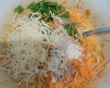 Foto langkah ke 2 dari resep Mie Telur Dadar Sayuran.