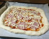 Pas rețetă Pizza cu margini umplute cu cașcaval 2 fotografie