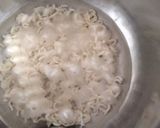 A picture of step 1 of Maggi uttapam.