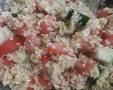 Foto del paso 2 de la receta: Ensalada de trigo burgol, tomate y pepino