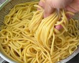 Gambar langkah 2 resipi Mee Lidi Goreng Basah.