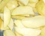 A picture of step 1 of Flat beans and potatoes with chapati.