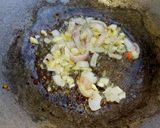 A picture of step 4 of Meat balls.