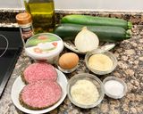 Foto del paso 1 de la receta Calabacín relleno con ricotta y salami