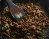 A picture of step 3 of Pyaz ki kachauri.
