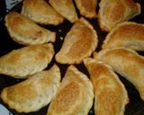 Foto del paso 9 de la receta: Empanadas con pollo reciclado (al horno o a la parrilada)