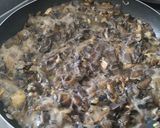 Foto del paso 3 de la receta: Salsa🍄‍🟫de champiñones🥙cremosa🥯🧄🧅