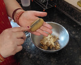 ठेकुआ(thekua recipe in hindi) रेसिपी चरण 4 फोटो