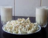 A picture of step 3 of Date milkshake.